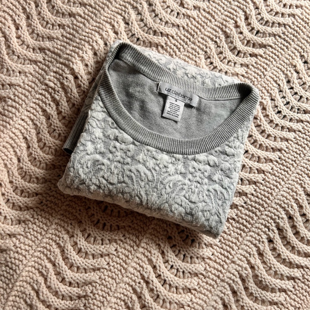 Liz Claiborne Cozy Gray Crew Neck Sweater